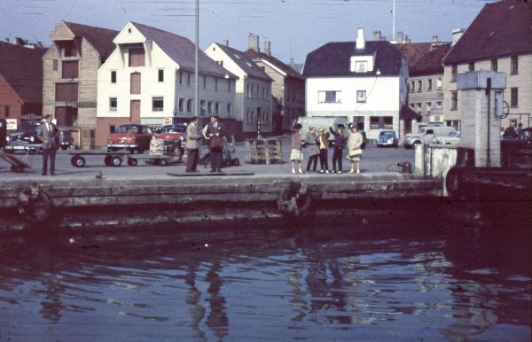 1959-06-05 Afrejse fra Stavanger
Nøgleord: lejrskole